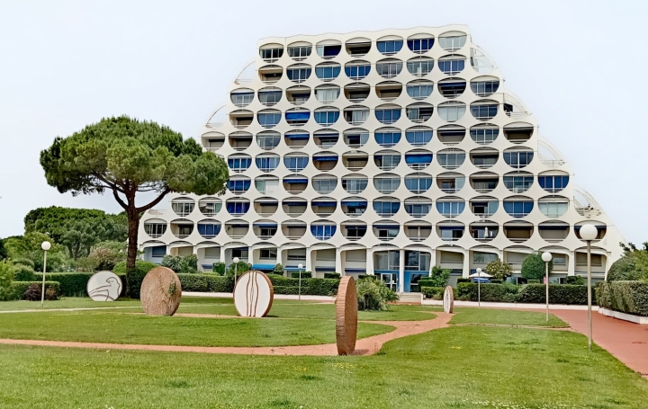 Appartement P2 LA GRANDE-MOTTE 42 m2 368 000 € Appartement P2 LA GRANDE-MOTTE 42 m2 368 000 €